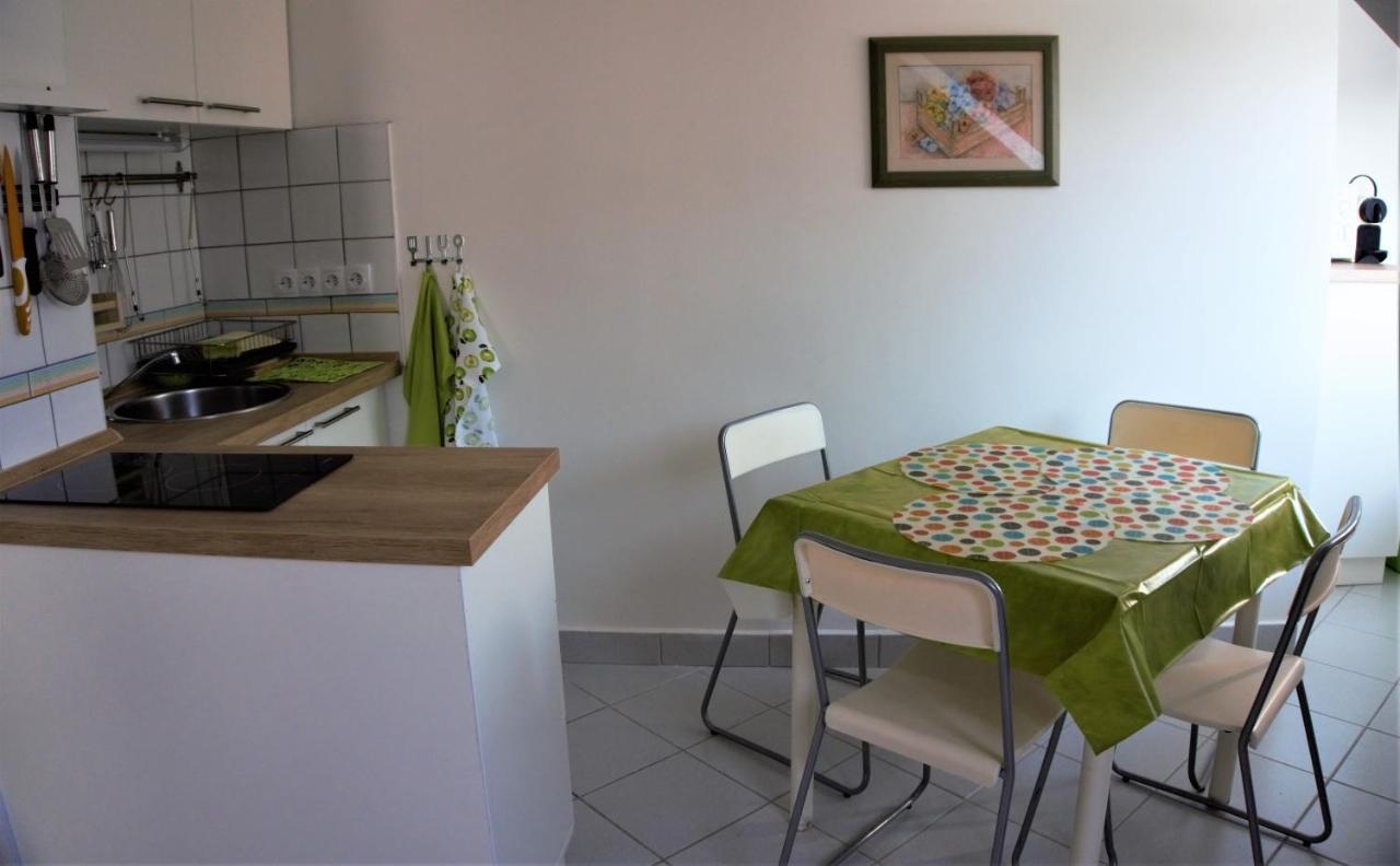 Nefelejcs Apartmanhaz Gyenesdias Luaran gambar