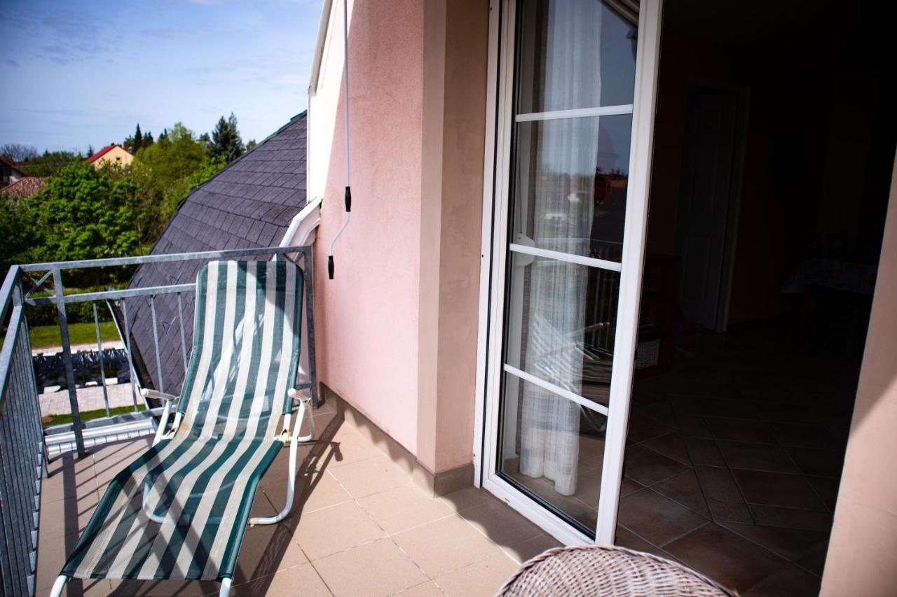 Nefelejcs Apartmanhaz Gyenesdias Luaran gambar