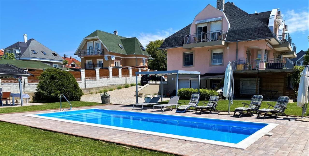 Nefelejcs Apartmanhaz Gyenesdias Luaran gambar