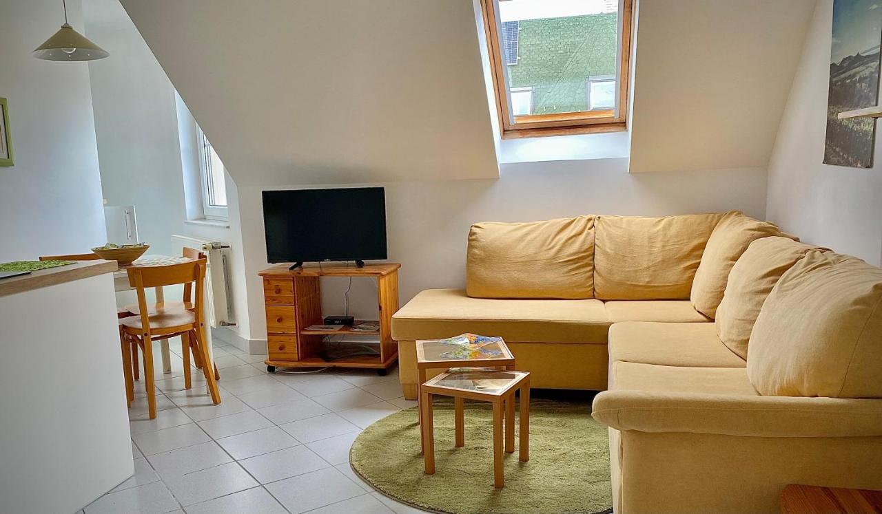 Nefelejcs Apartmanhaz Gyenesdias Luaran gambar