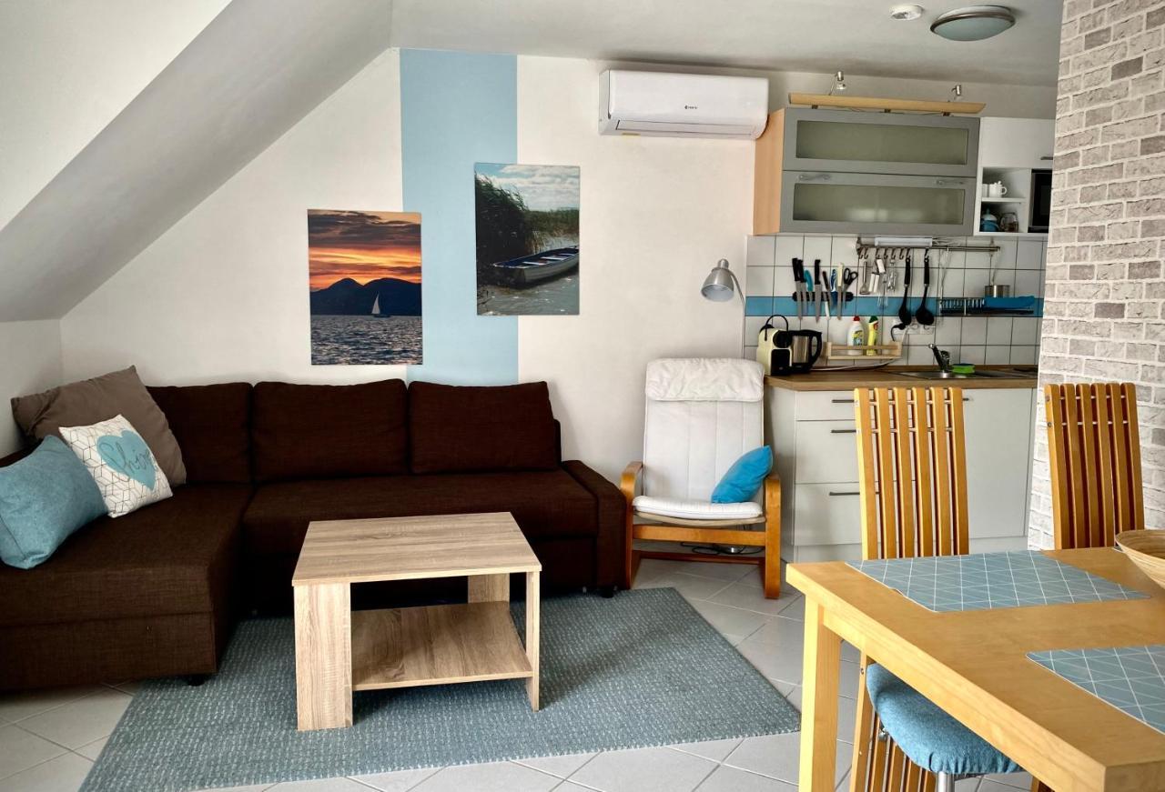 Nefelejcs Apartmanhaz Gyenesdias Luaran gambar